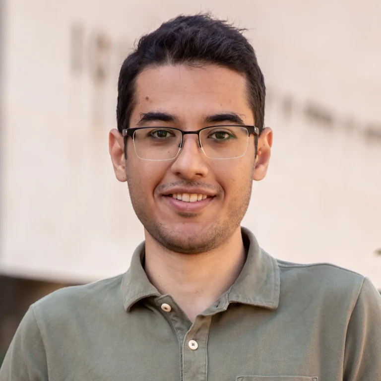 Ehsan from ICMAB visits our lab
